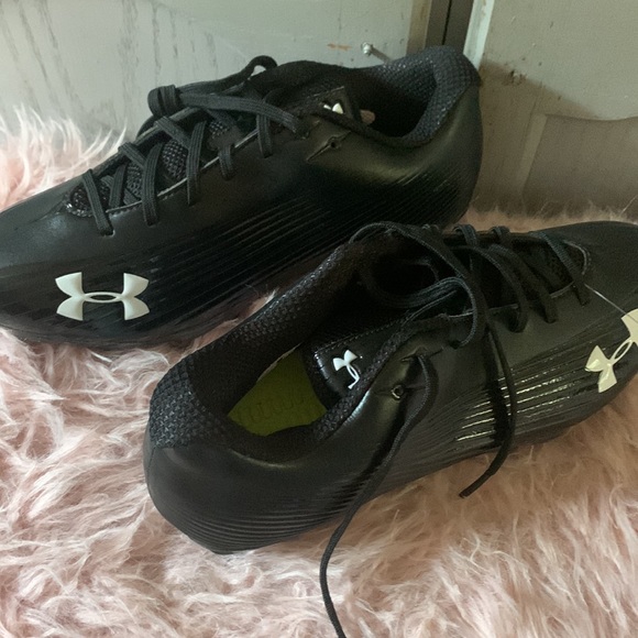 New 7.5 cleats under armor - Picture 7 of 7